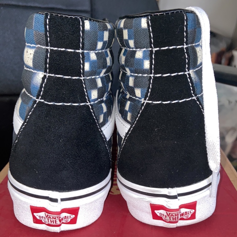 Vans - Picture 4 of 4